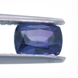 0.84ct Espinela Talla Cojín