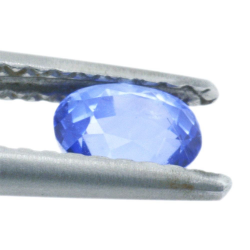 0,62 ct blauer Saphir im Ovalschliff 5,04 x 3,94 mm