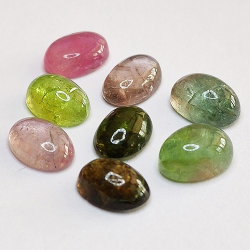 6,89ct Set Tourmaline Cabochon Ovale